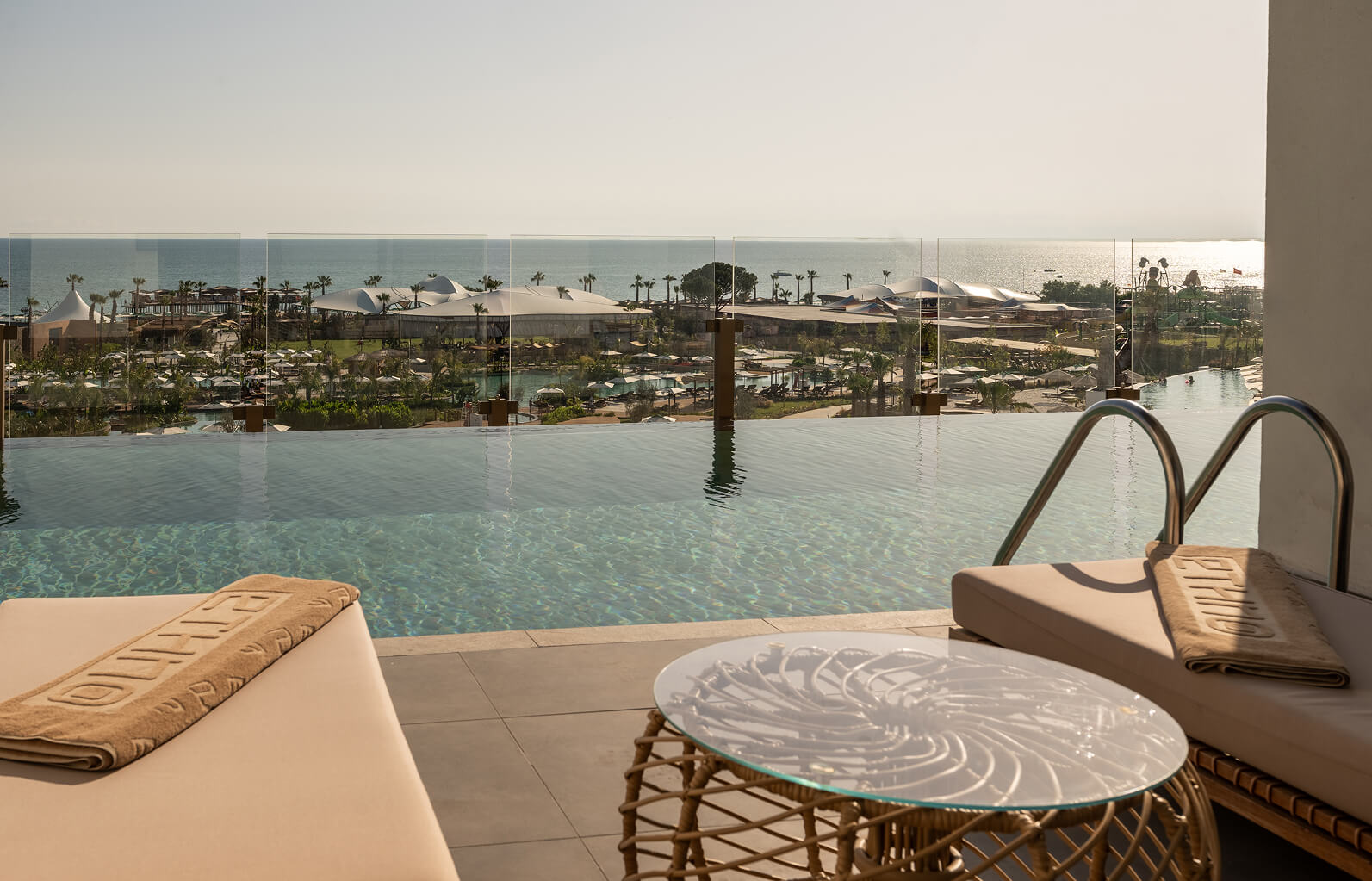 Ethno Hotels Konaklama Odalar Suitler Deluxe Swim Up Alt Banner 3