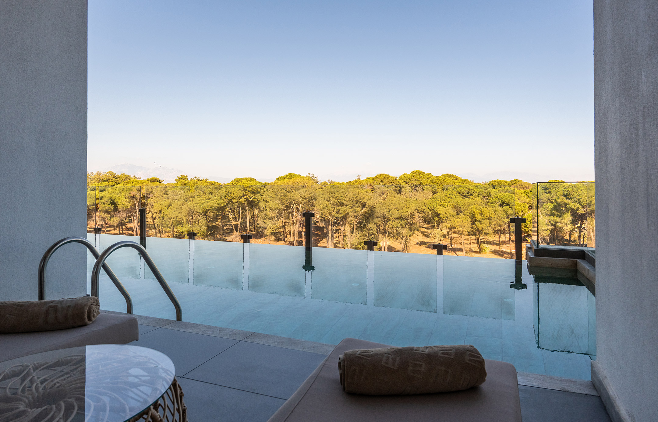 deluxe-swim-up-ethno-belek
