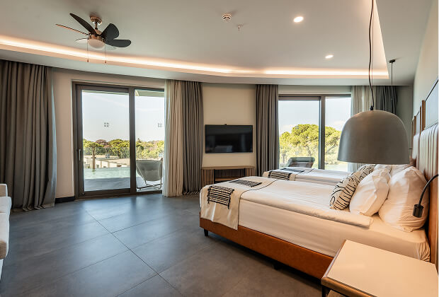 Ethno Hotels Konaklama Odalar Suitler Corner Suite Swim Up Card