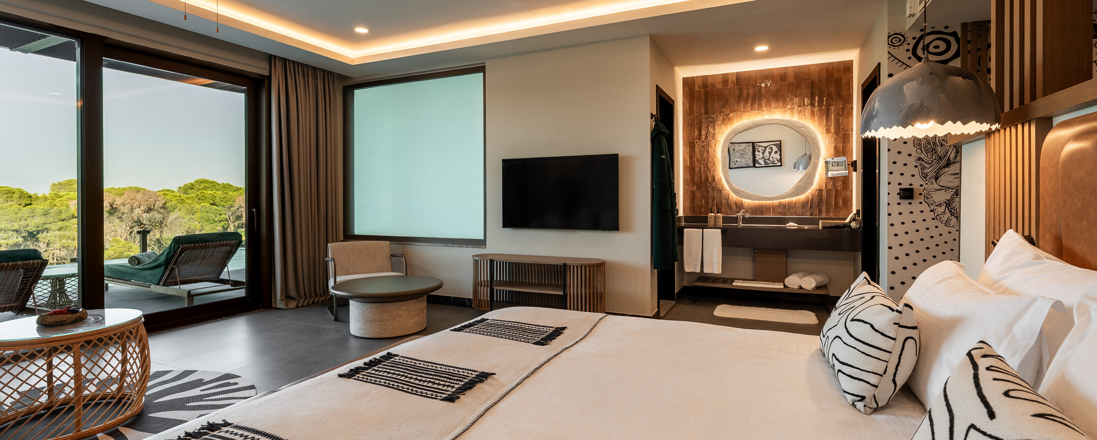 Ethno Hotels Konaklama Superior Jacuzzi Swim Up Banner 1