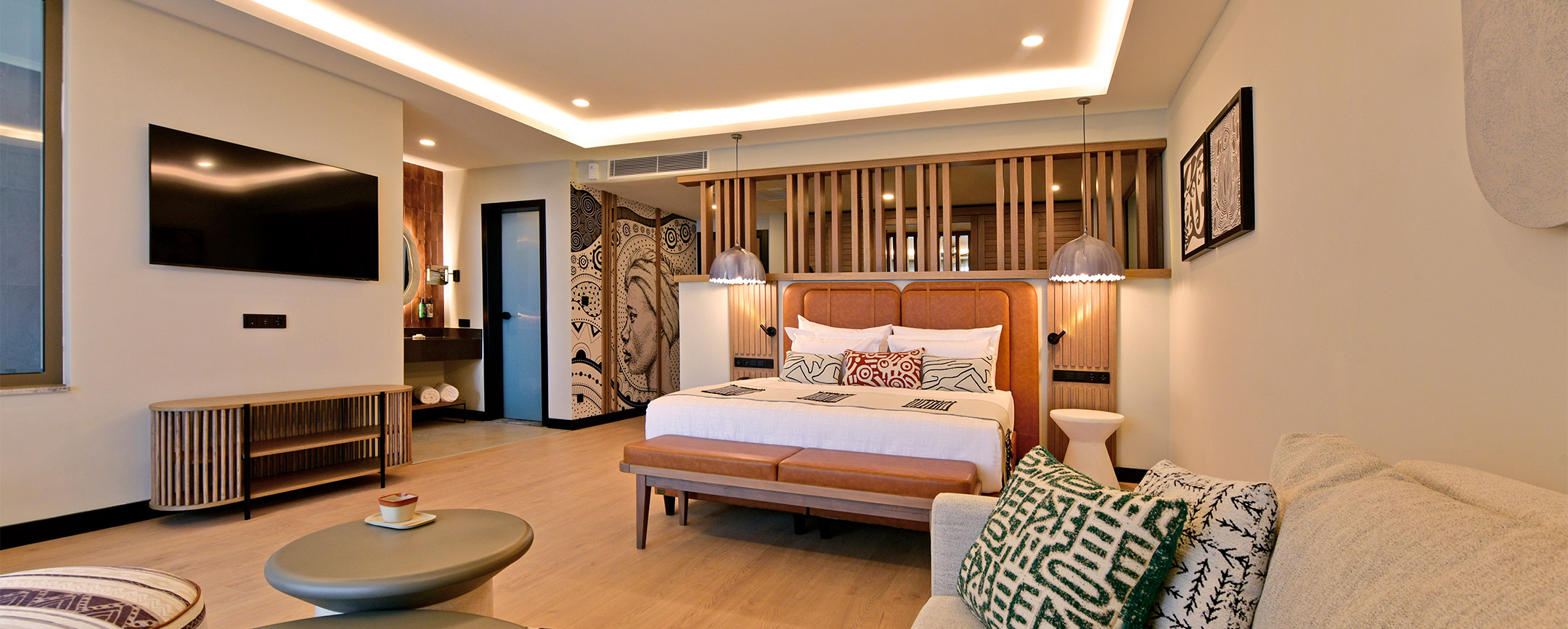 Ethno Superior Jacuzzi Room Banner